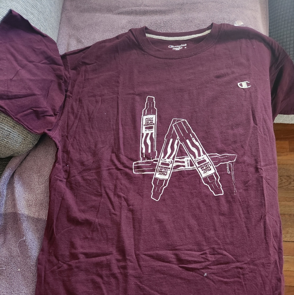 CHAMPION GRAFFITI MARKERD L.A. T SHIRT **** Burgandy Color***